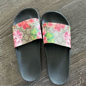 Gucci GG Blooms Sandals